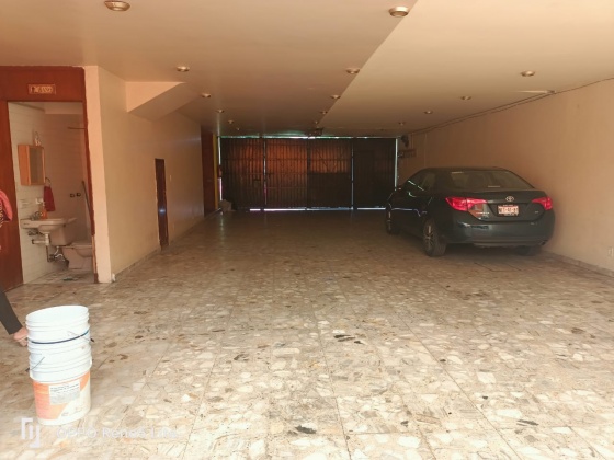 excelente colonia, ubicación , centro comerciales, vías de comunicación 