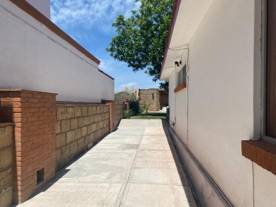 198 Av Chapulines, Querétaro, 4 Habitaciones Habitaciones, ,4 BathroomsBathrooms,Casa,En Venta,Av Chapulines,1139